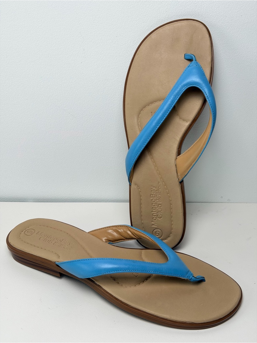 Montego Bay Club Women's Leather Thong Flats Sandals Blue Size 9 Comfy Summer